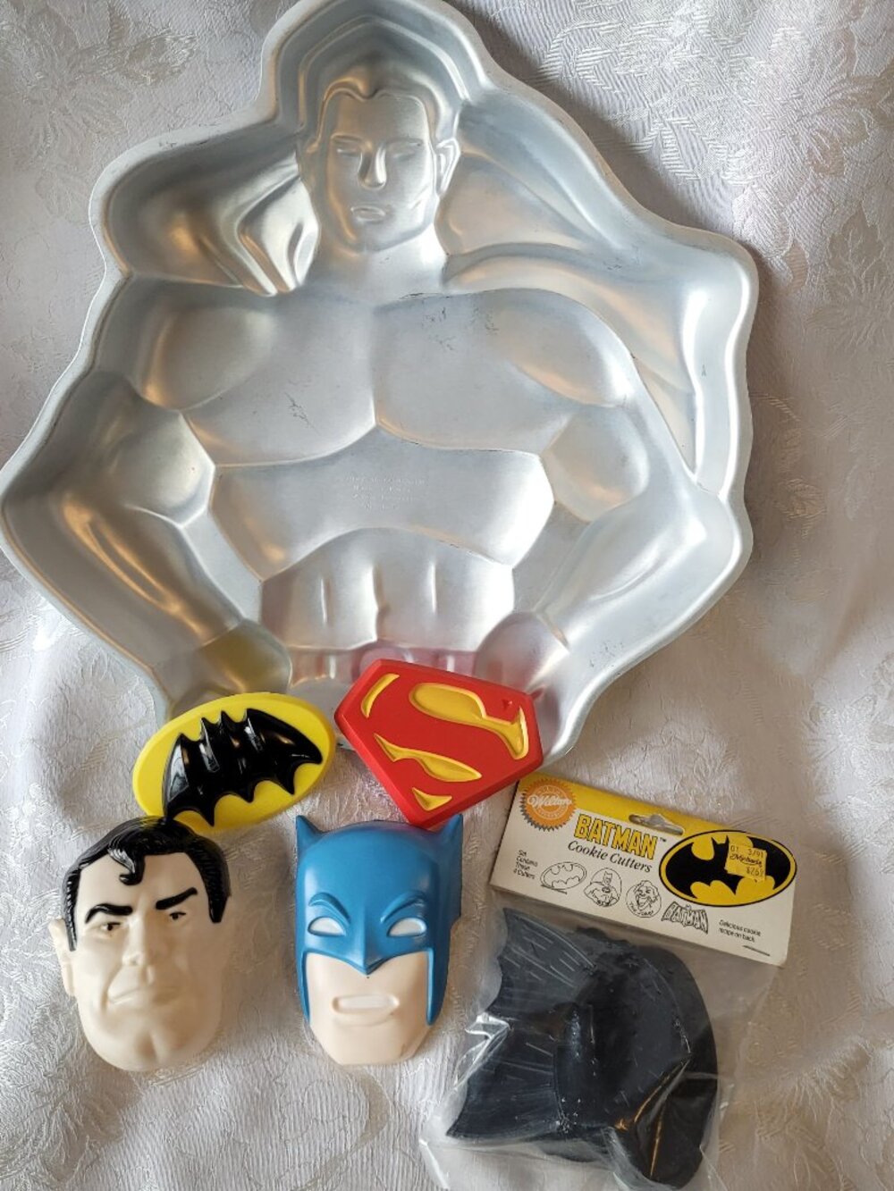 Vintage Wilton DC Superman Batman 1977 Cake Pan face inserts Comics Nostalgia